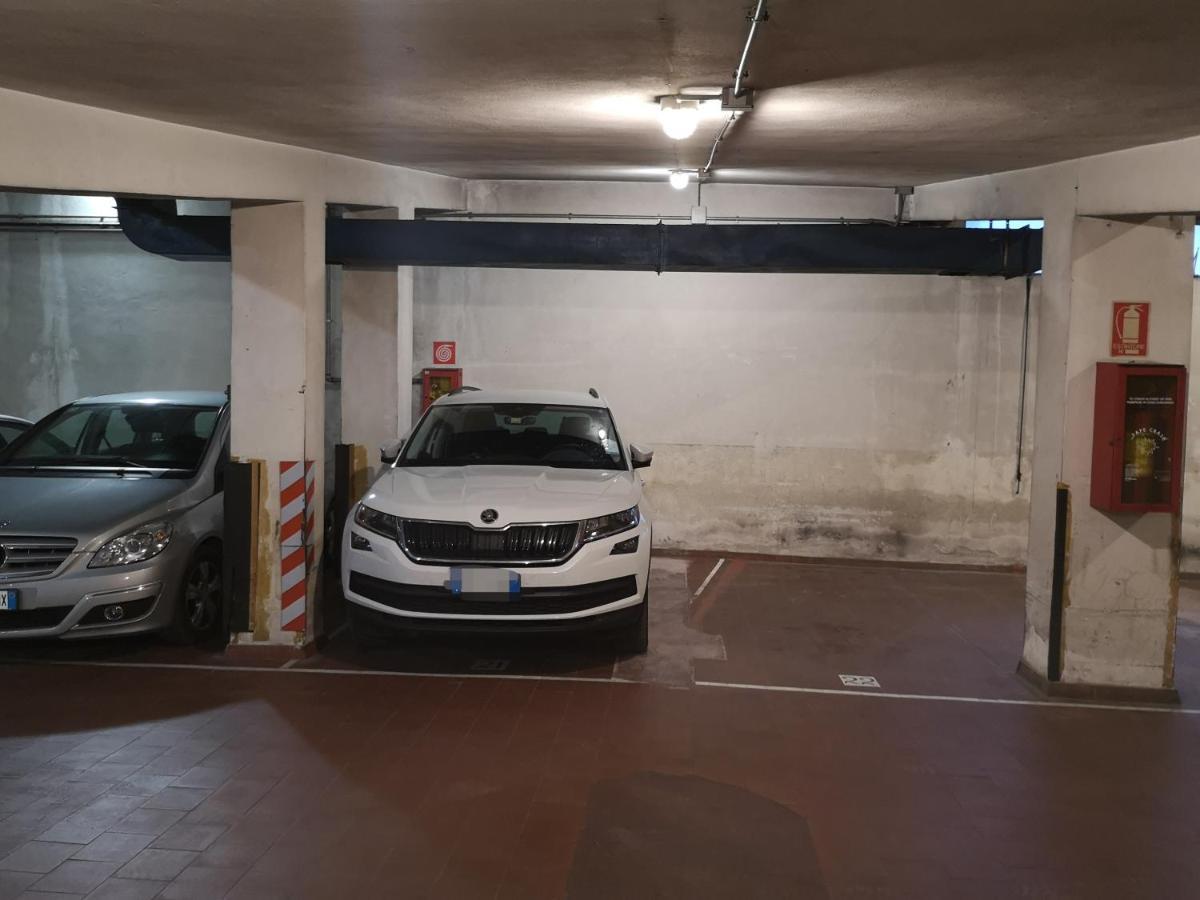 Convenient Family With Private Parking *