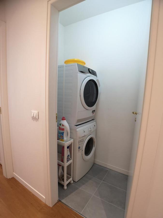 Convenient Family With Private Parking *